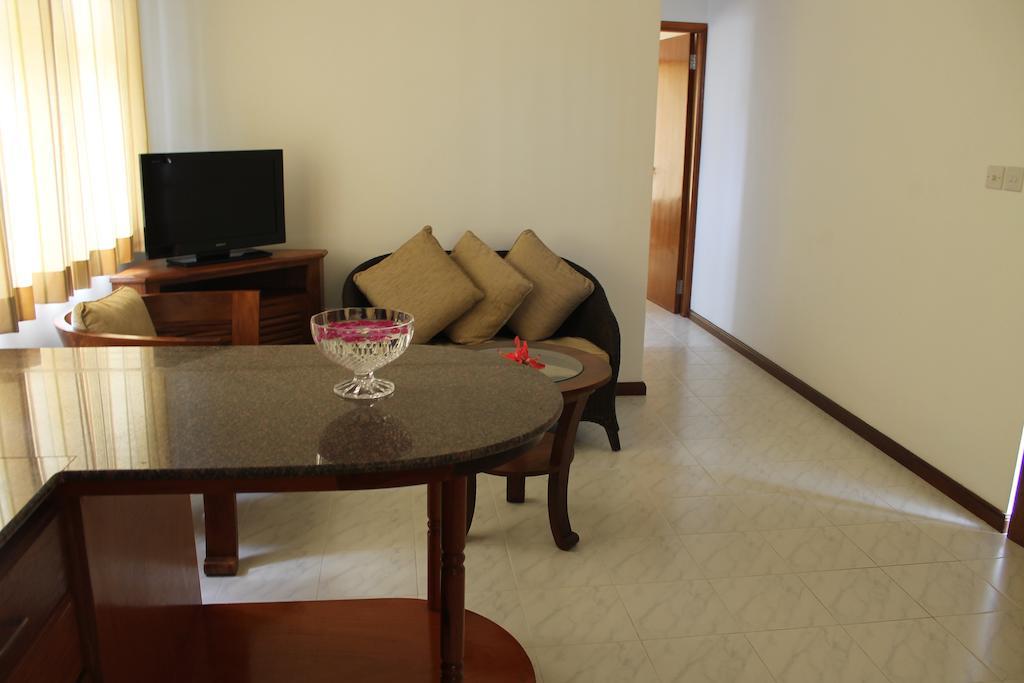Central Self Catering Apartments Felicite Island Zimmer foto