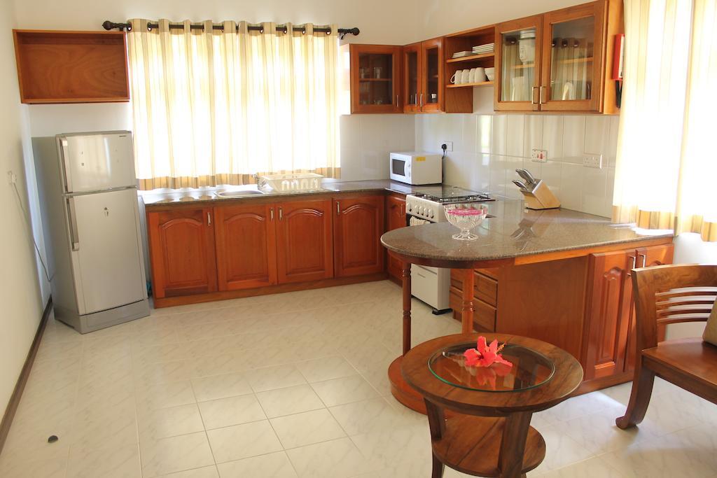 Central Self Catering Apartments Felicite Island Zimmer foto